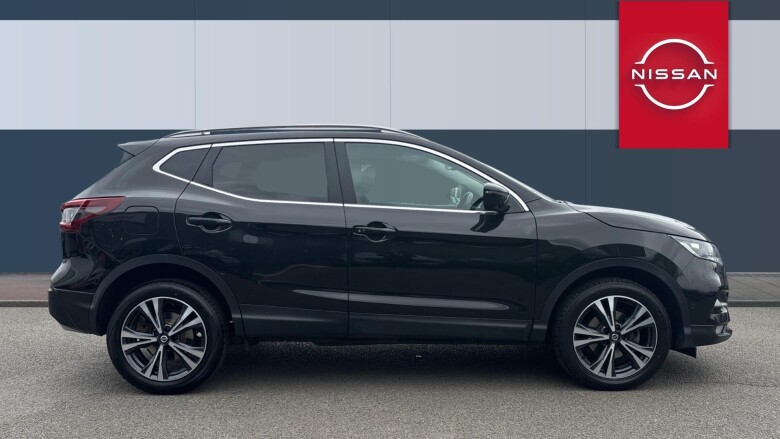 Nissan Qashqai 1.3 DiG-T N-Connecta 5dr Petrol Hatchback
